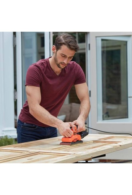 Шлифмашина BLACK&DECKER BEW220